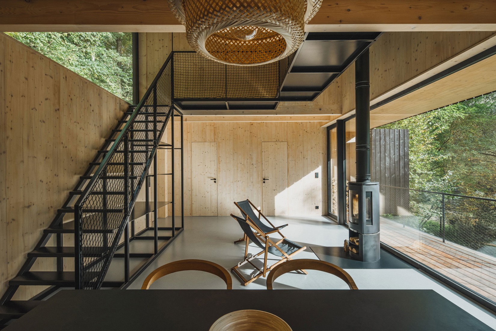 Cabaña «Entre la Roca y el Río» por Mimosa. Fotografía por Petr Polák.