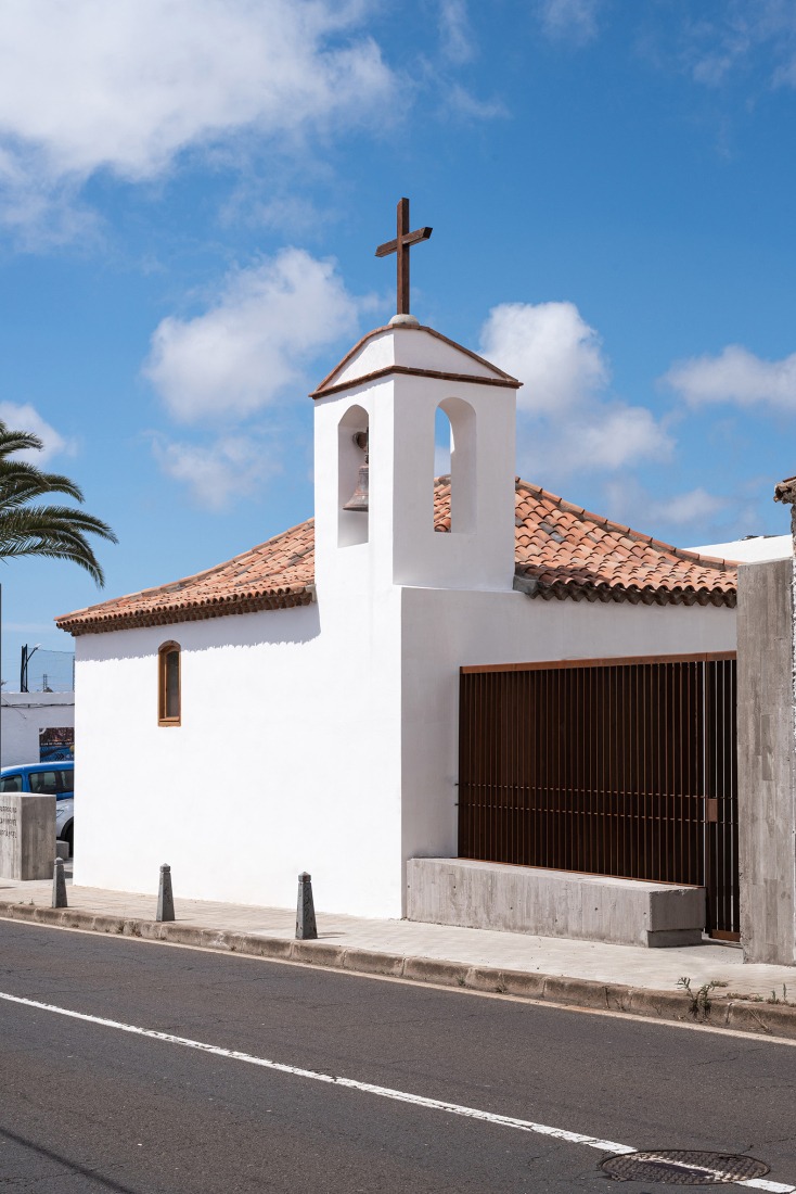 Church of Saint Michael the Archangel in Geneto by Alejandro Beautell. Photograph by Flavio Dorta.