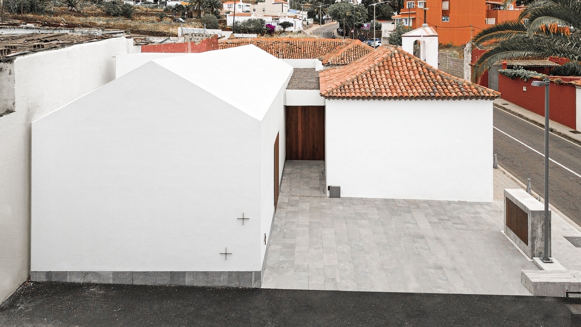 Church of Saint Michael the Archangel in Geneto by Alejandro Beautell. Photograph by Flavio Dorta.