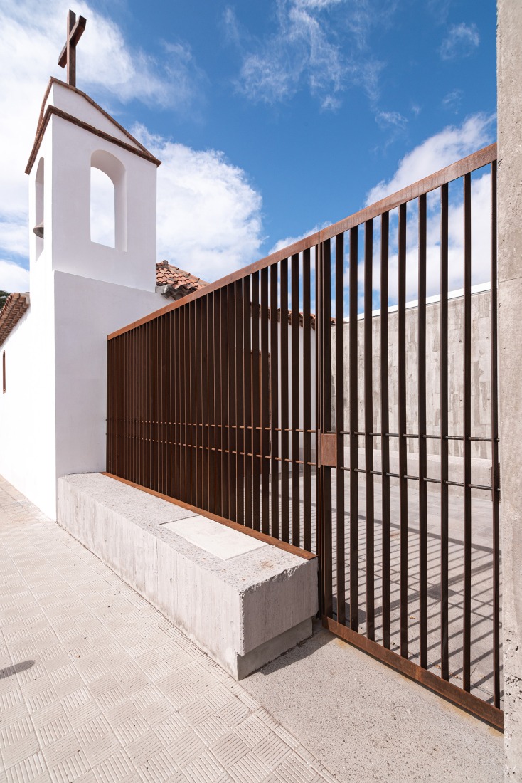 Church of Saint Michael the Archangel in Geneto by Alejandro Beautell. Photograph by Flavio Dorta.