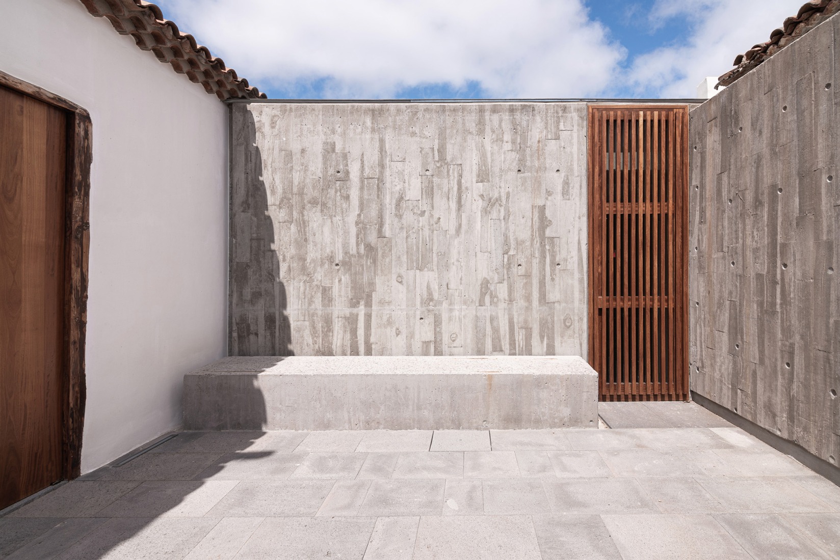 Church of Saint Michael the Archangel in Geneto by Alejandro Beautell. Photograph by Flavio Dorta.