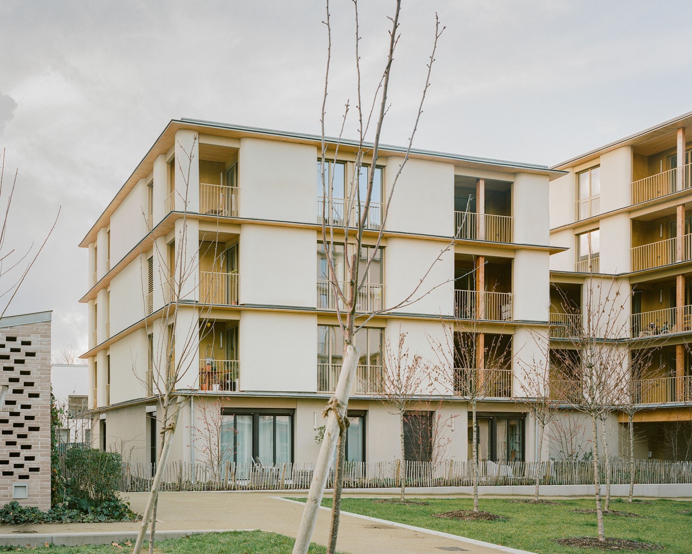 81 housing units by Atelier d’Architecture Ramdam + Palast. Photograph by Charles Bouchaib.