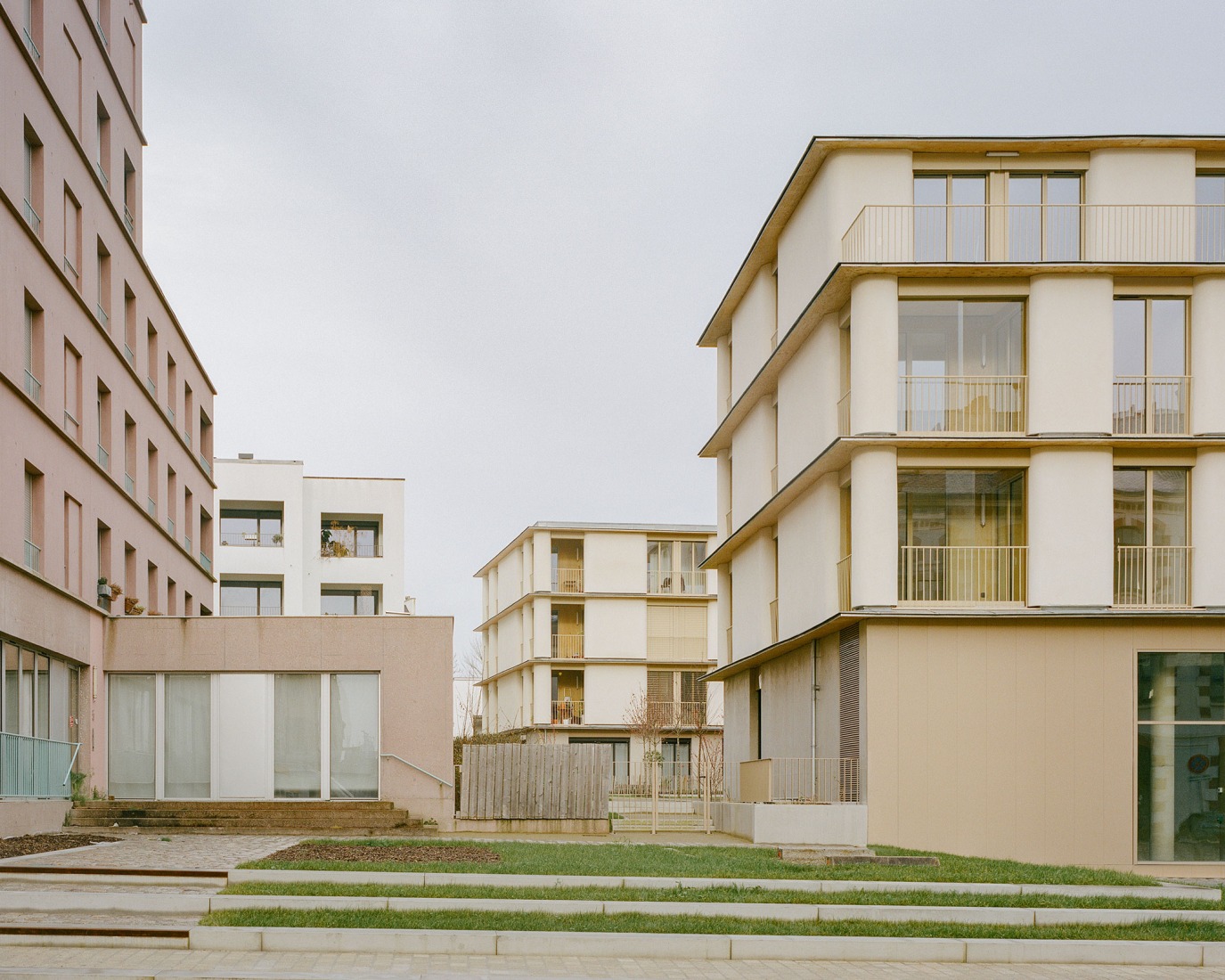 81 housing units by Atelier d’Architecture Ramdam + Palast. Photograph by Charles Bouchaib.