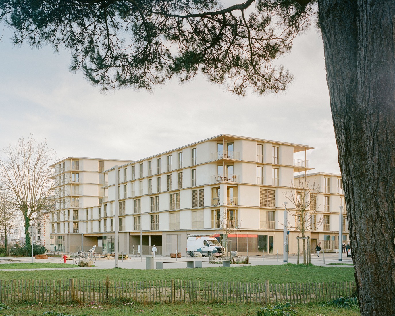 81 housing units by Atelier d’Architecture Ramdam + Palast. Photograph by Charles Bouchaib.