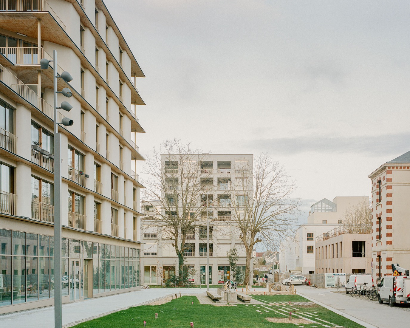 81 housing units by Atelier d’Architecture Ramdam + Palast. Photograph by Charles Bouchaib.