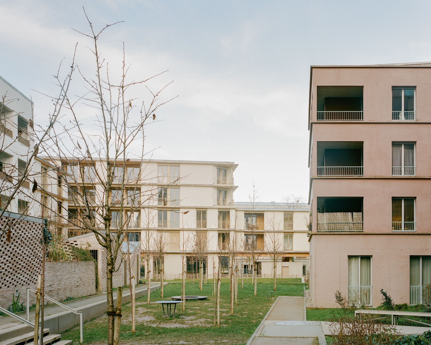 81 housing units by Atelier d’Architecture Ramdam + Palast. Photograph by Charles Bouchaib.