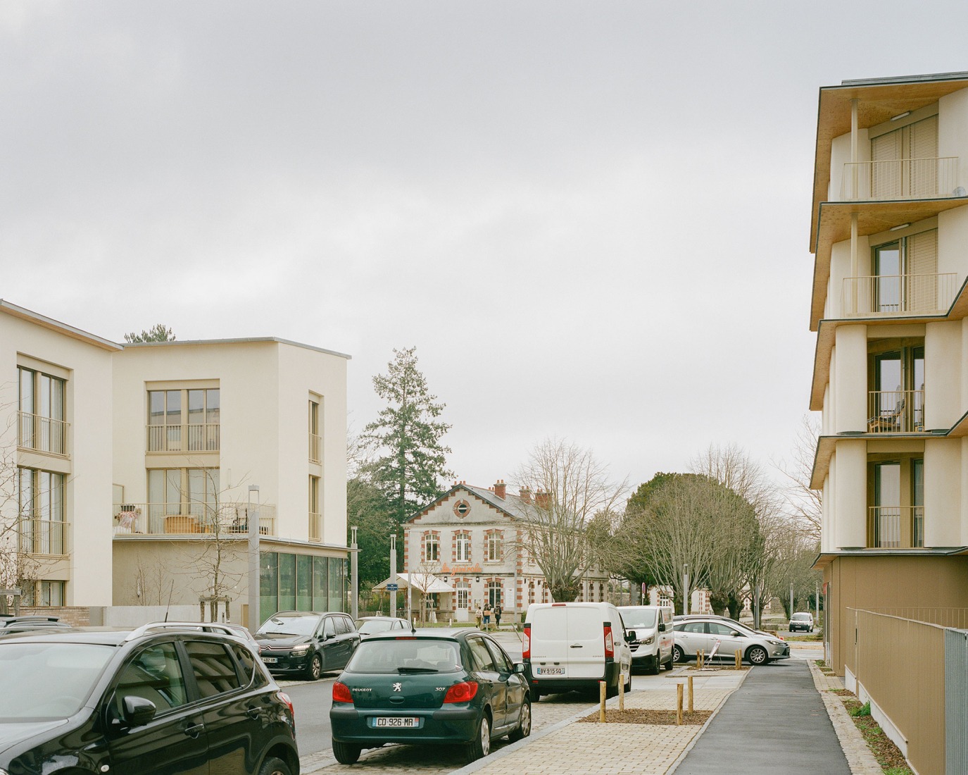 81 housing units by Atelier d’Architecture Ramdam + Palast. Photograph by Charles Bouchaib.