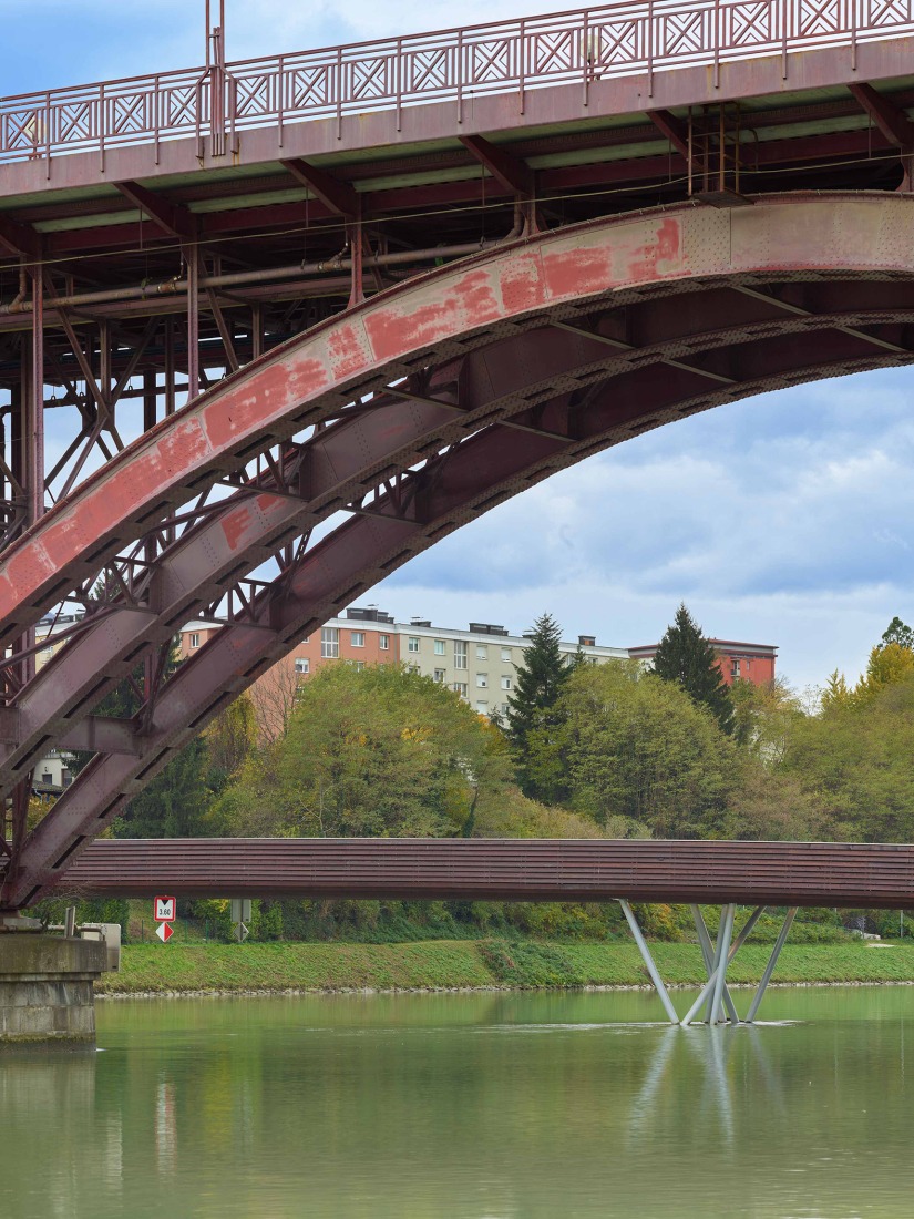 Splavarska Lent Tabor Bridge by Burgos & Garrido. Photograph by Roland Halbe.