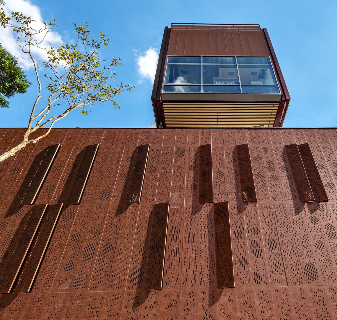 Nueva sede de la Universidad Rudolf Steiner por Biselli Katchborian. Fotografía por Nelson Kon.
