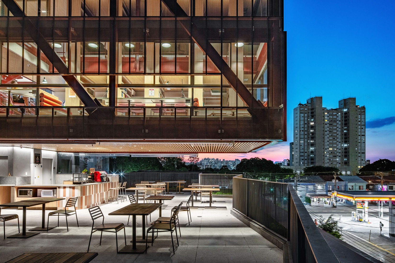 Nueva sede de la Universidad Rudolf Steiner por Biselli Katchborian. Fotografía por Nelson Kon.