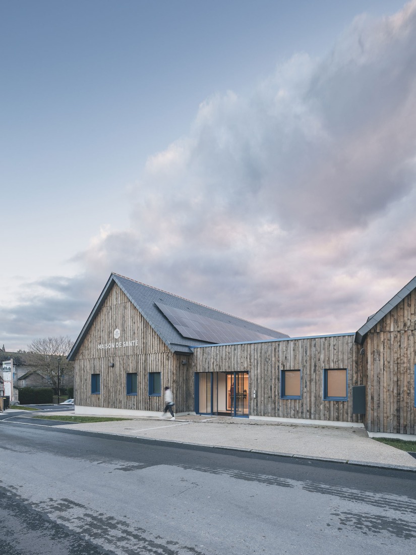 Centro de salud Tremblay Val-Couesnon por Celeste. Fotografía por Eric Sueur.