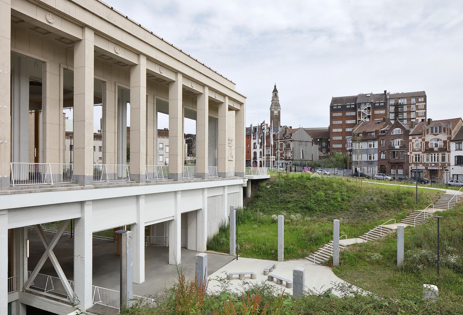 Palacio de Exposiciones de Charleroi por architecten jan de vylder inge vinck y AgwA. Fotografía por Filip Dujardin. 