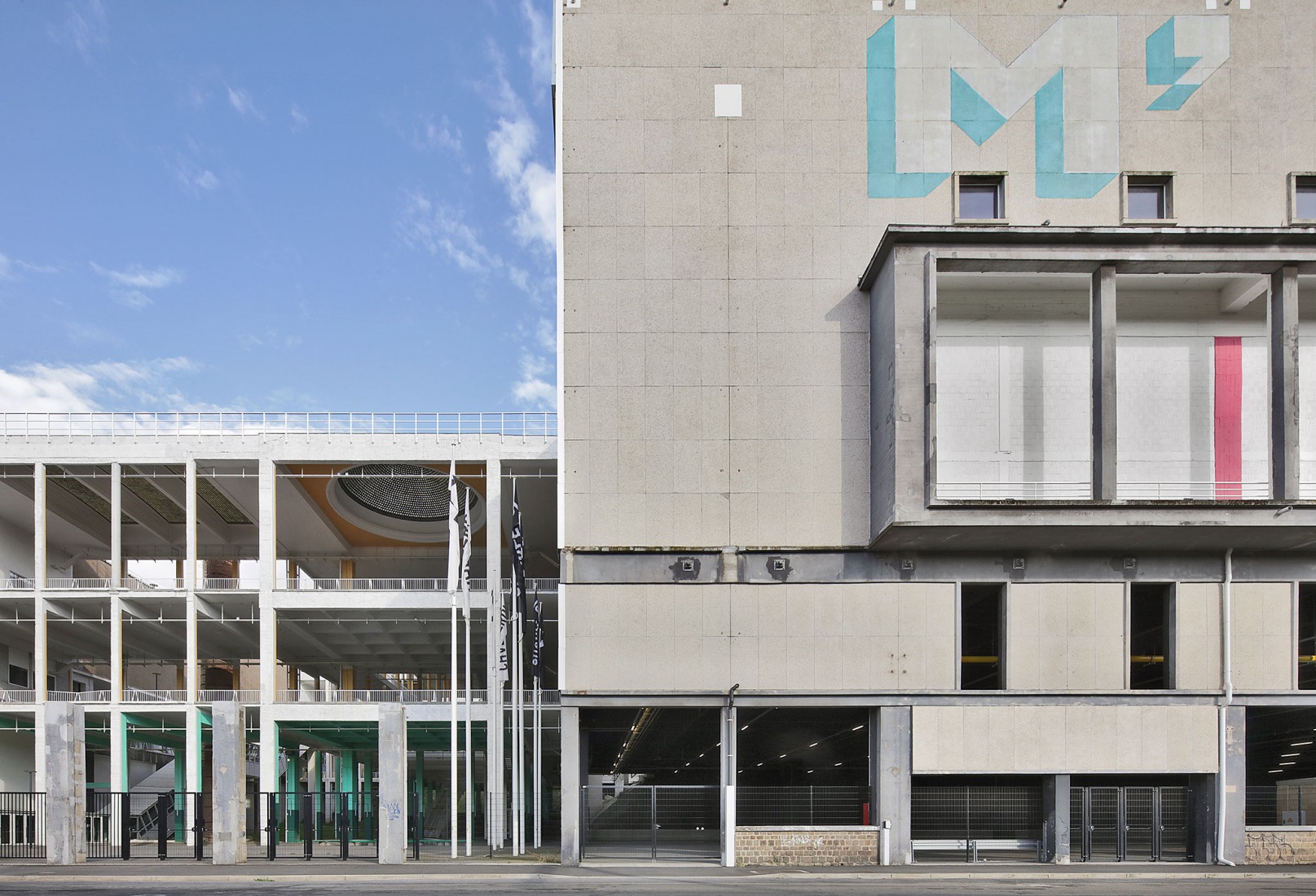 Palacio de Exposiciones de Charleroi por architecten jan de vylder inge vinck y AgwA. Fotografía por Filip Dujardin. 