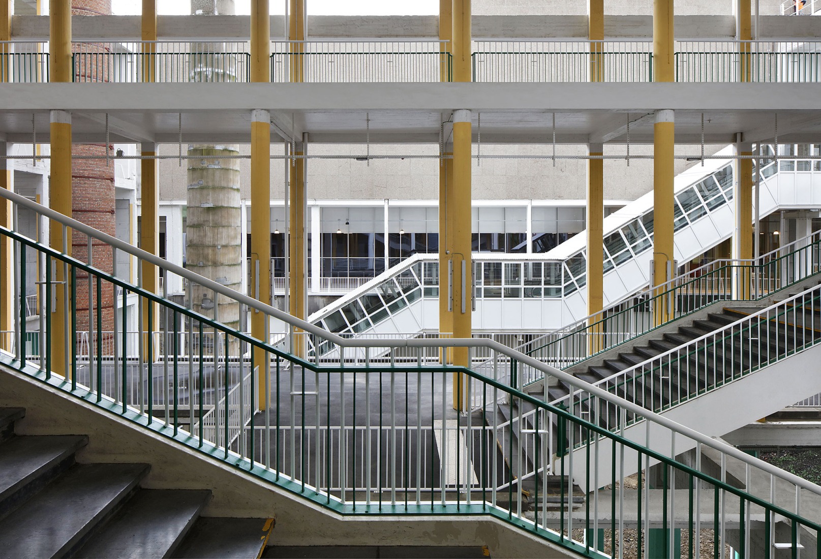 Palacio de Exposiciones de Charleroi por architecten jan de vylder inge vinck y AgwA. Fotografía por Filip Dujardin. 