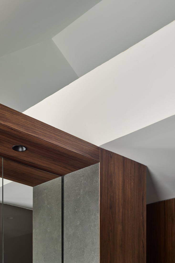 "Shelter between walls" by Cronotopos Arquitectura. Photograph by Iñaki Bergera Serrano