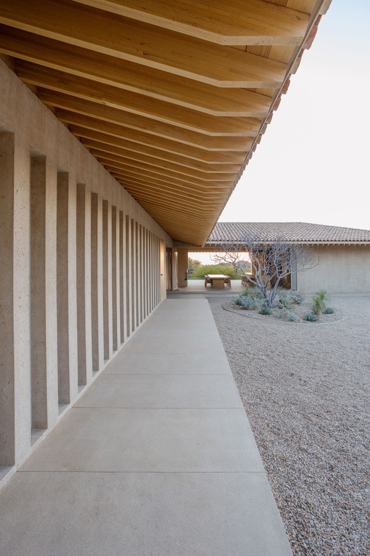 House in Palmilla by Estudio IUAPdA. Photograph by  Ignacio Urquiza Luna Parra.