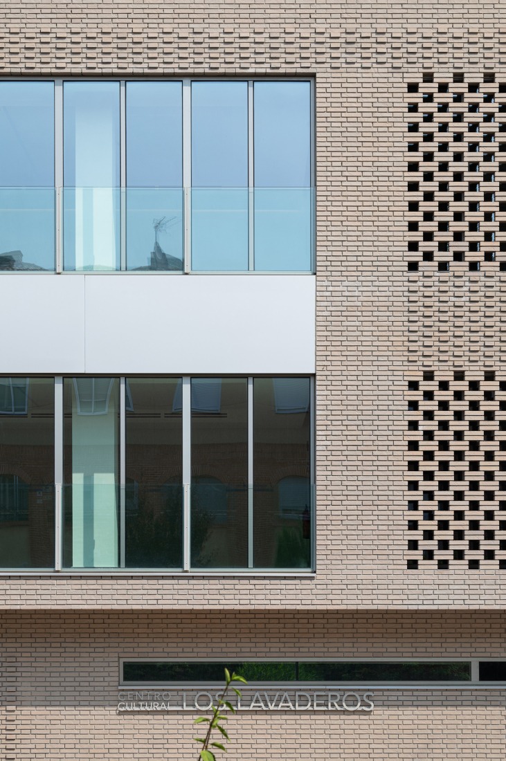 Centro Cultural «Los Lavaderos» por Módulo Arquitectos + AMD Arquitectos. Fotografía por Gabriel Gallegos Alonso.
