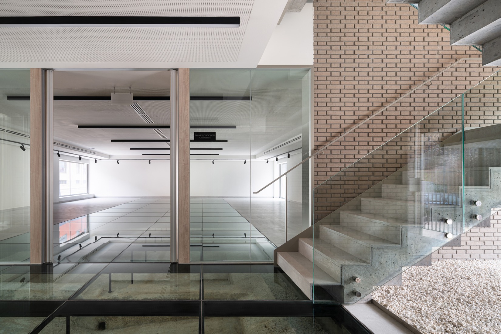Centro Cultural «Los Lavaderos» por Módulo Arquitectos + AMD Arquitectos. Fotografía por Gabriel Gallegos Alonso.