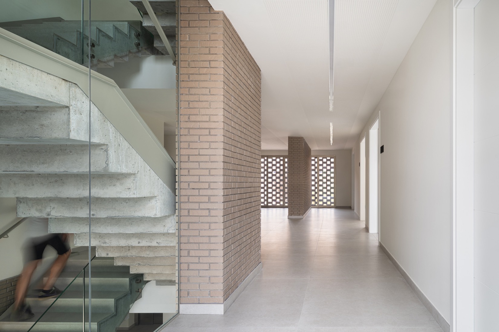 Centro Cultural «Los Lavaderos» por Módulo Arquitectos + AMD Arquitectos. Fotografía por Gabriel Gallegos Alonso.