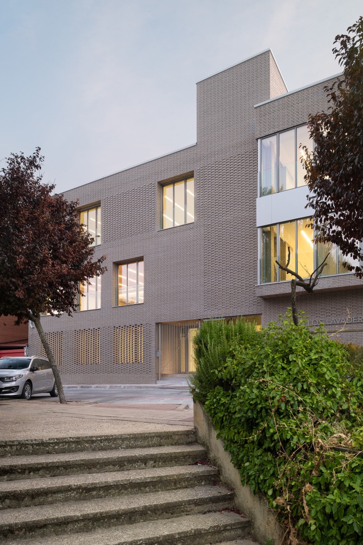 Centro Cultural «Los Lavaderos» por Módulo Arquitectos + AMD Arquitectos. Fotografía por Gabriel Gallegos Alonso.