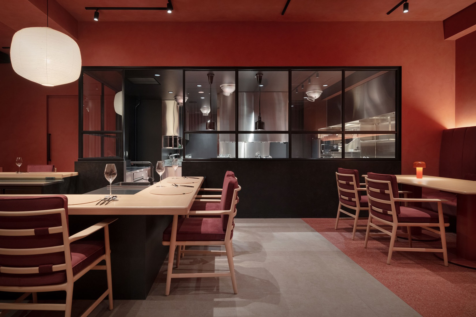 «HRMT Stage» por Nendo. Fotografía por Takumi Ota. 