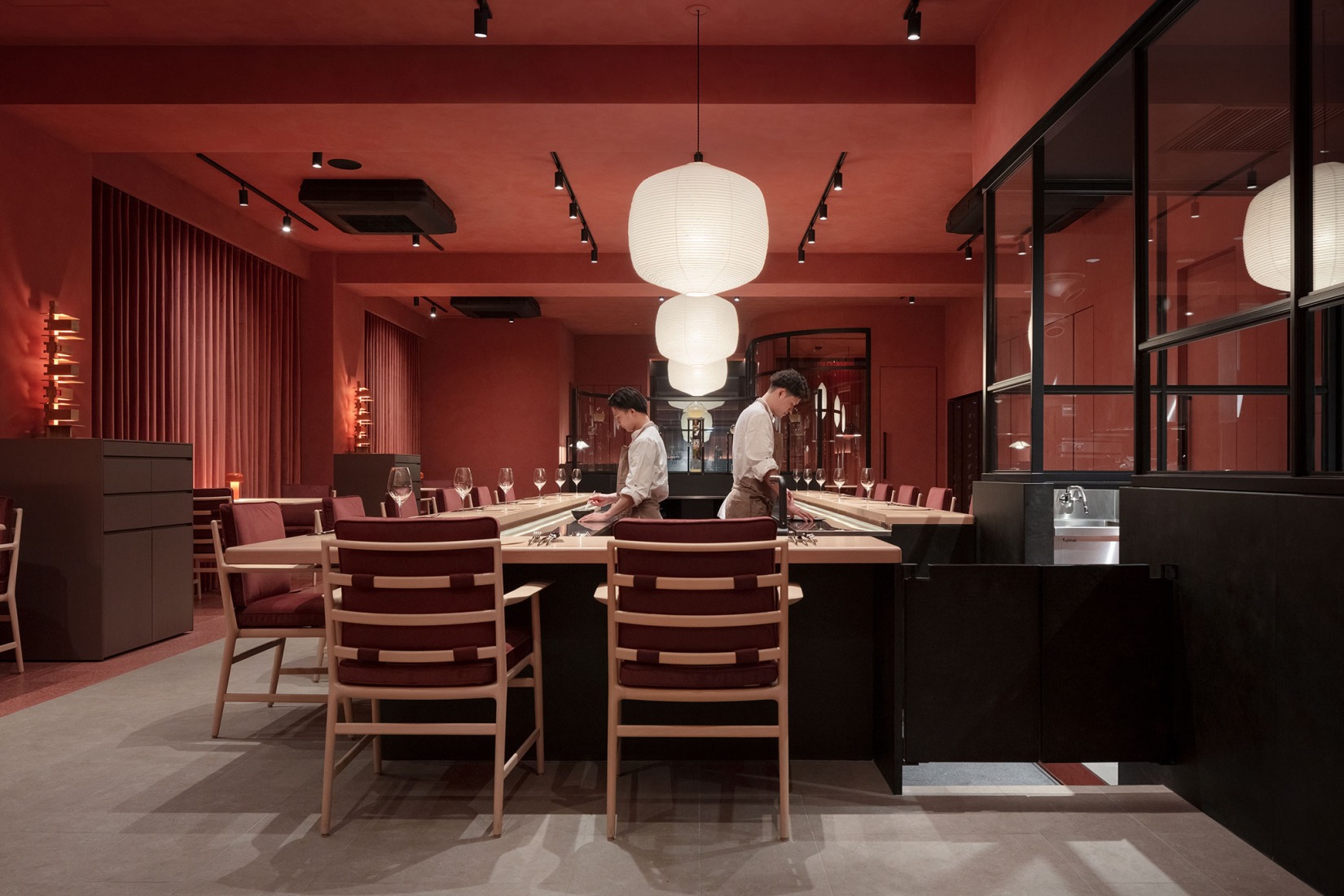 «HRMT Stage» por Nendo. Fotografía por Takumi Ota. 