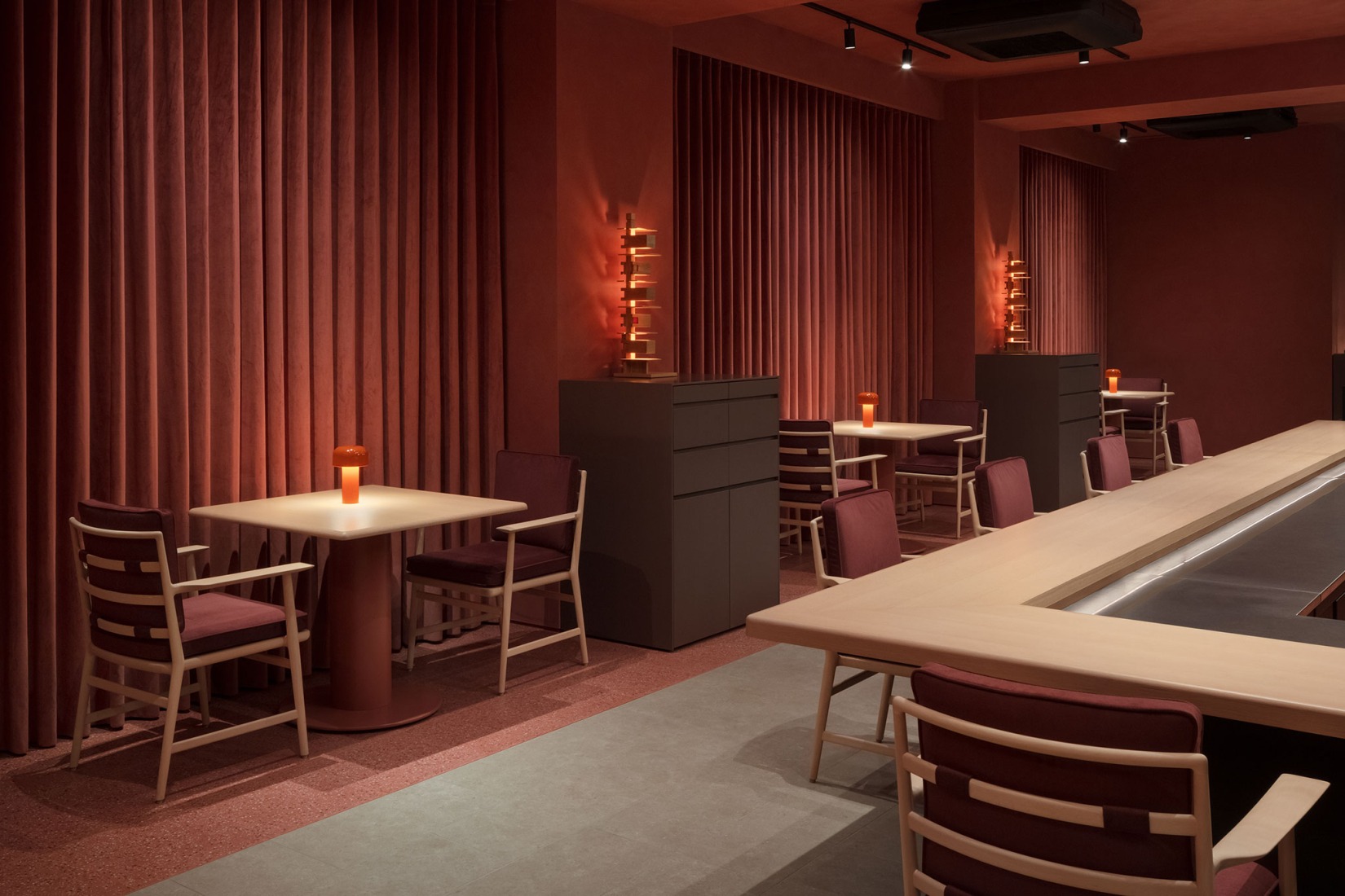 «HRMT Stage» por Nendo. Fotografía por Takumi Ota. 