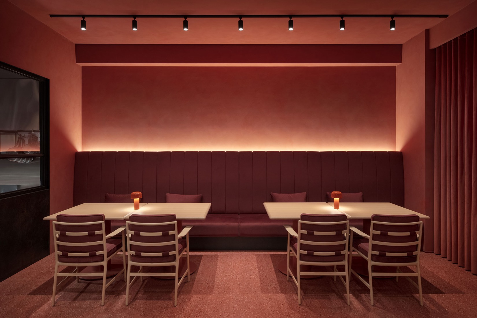 «HRMT Stage» por Nendo. Fotografía por Takumi Ota. 