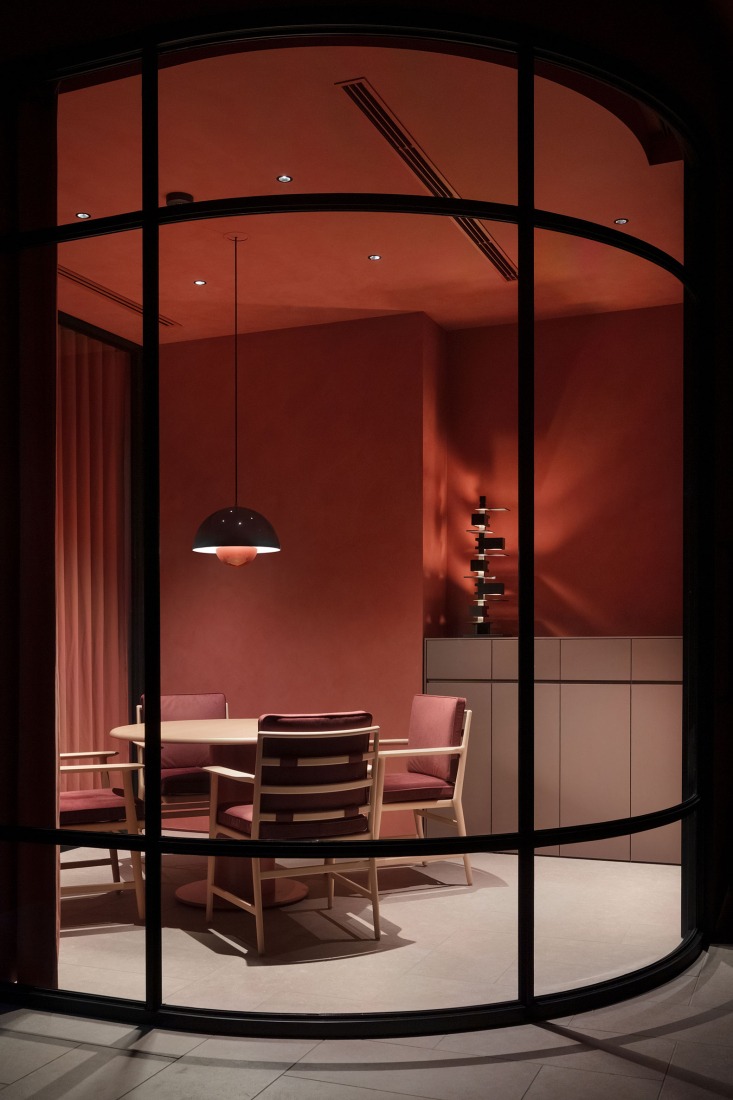 «HRMT Stage» por Nendo. Fotografía por Takumi Ota. 