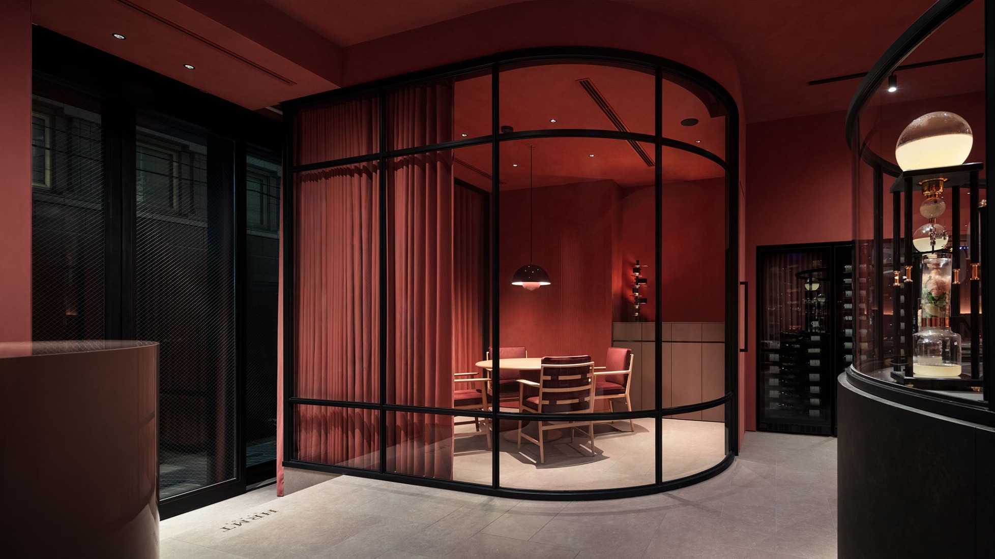 «HRMT Stage» por Nendo. Fotografía por Takumi Ota. 