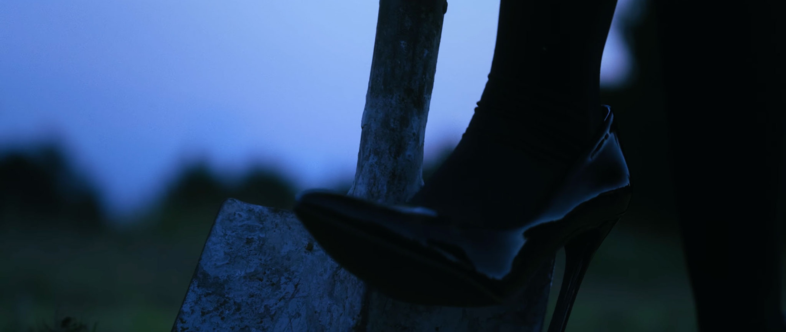 Un Beso by Nicoletta Spinelli, Adanowsky.