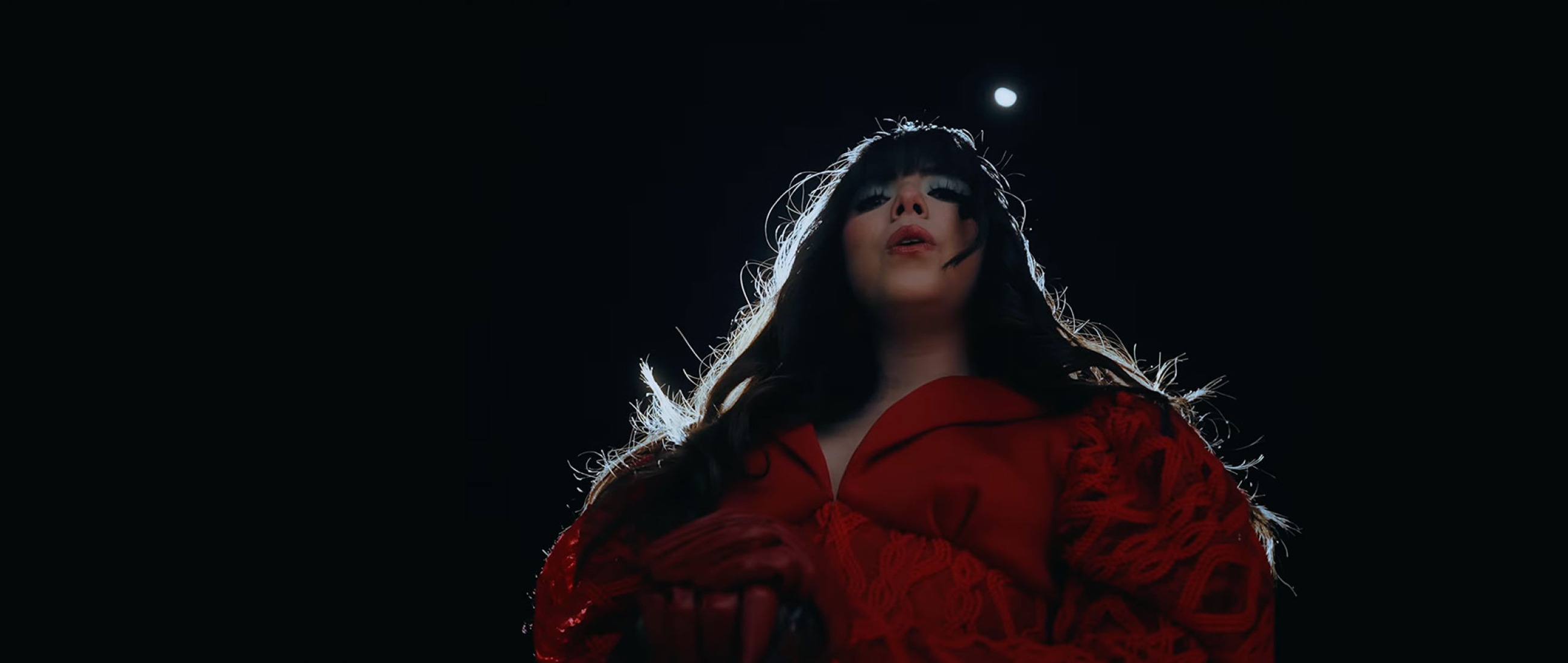 Un Beso by Nicoletta Spinelli, Adanowsky.