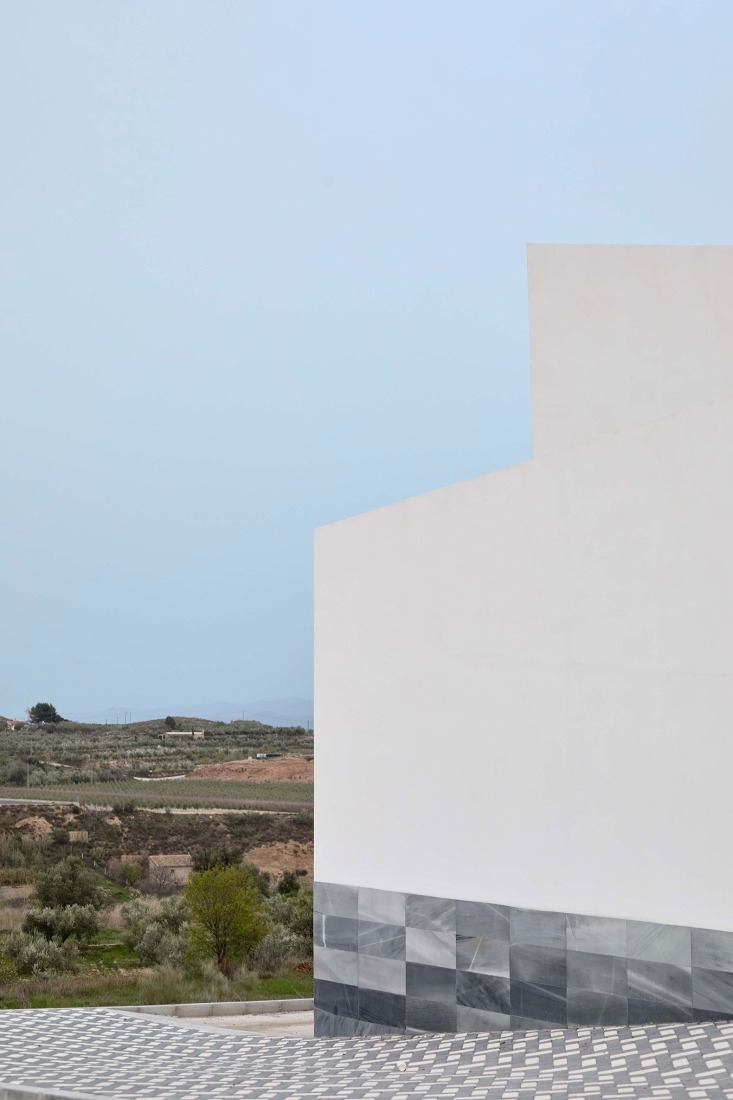 Tanatorio El Higueral por Palera arquitectos. Fotografía por Adam García.