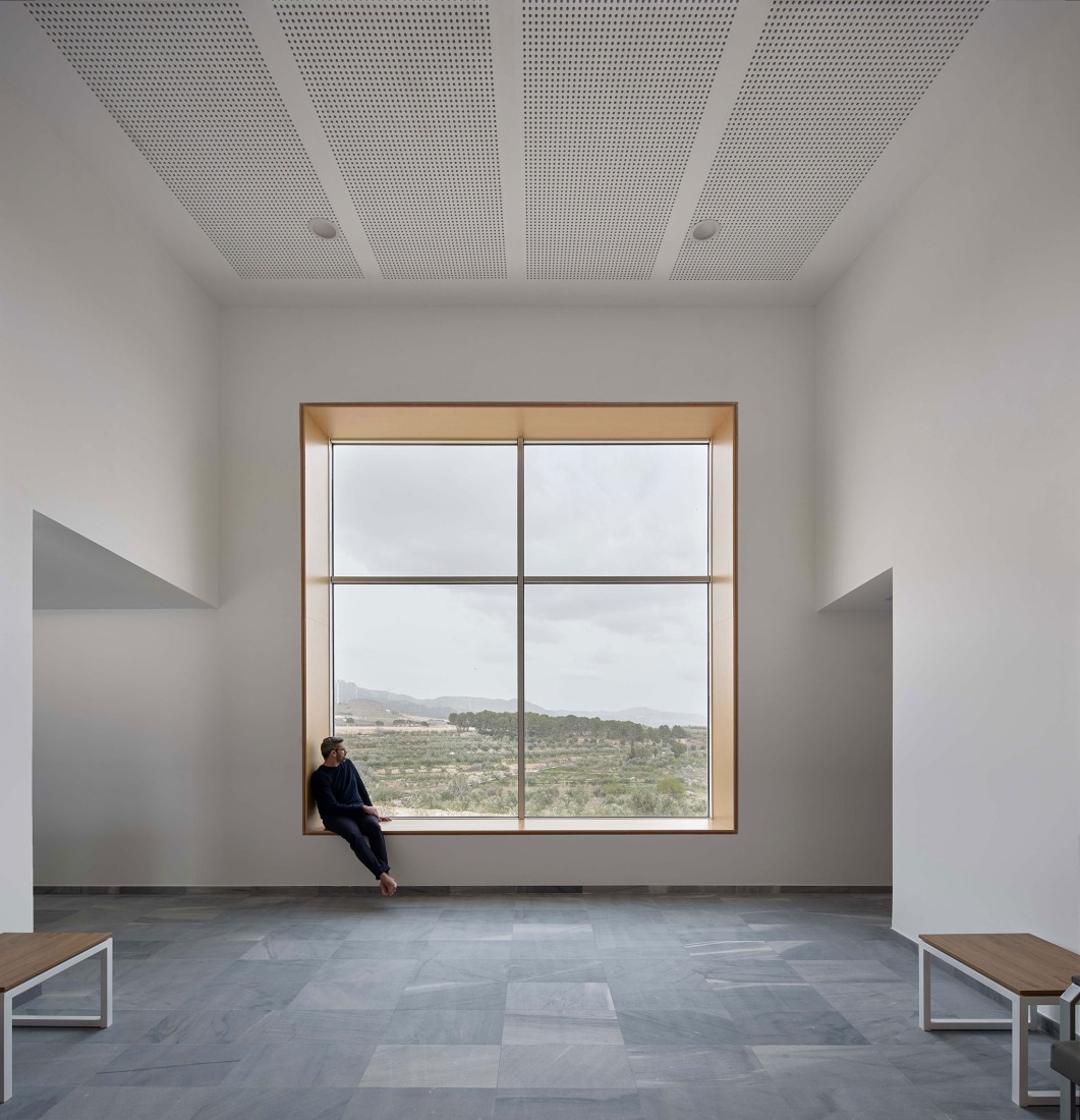 Tanatorio El Higueral por Palera arquitectos. Fotografía por Adam García.