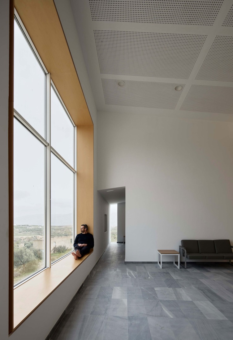 Tanatorio El Higueral por Palera arquitectos. Fotografía por Adam García.