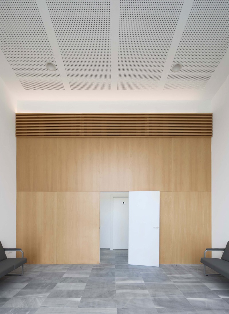 Tanatorio El Higueral por Palera arquitectos. Fotografía por Adam García.