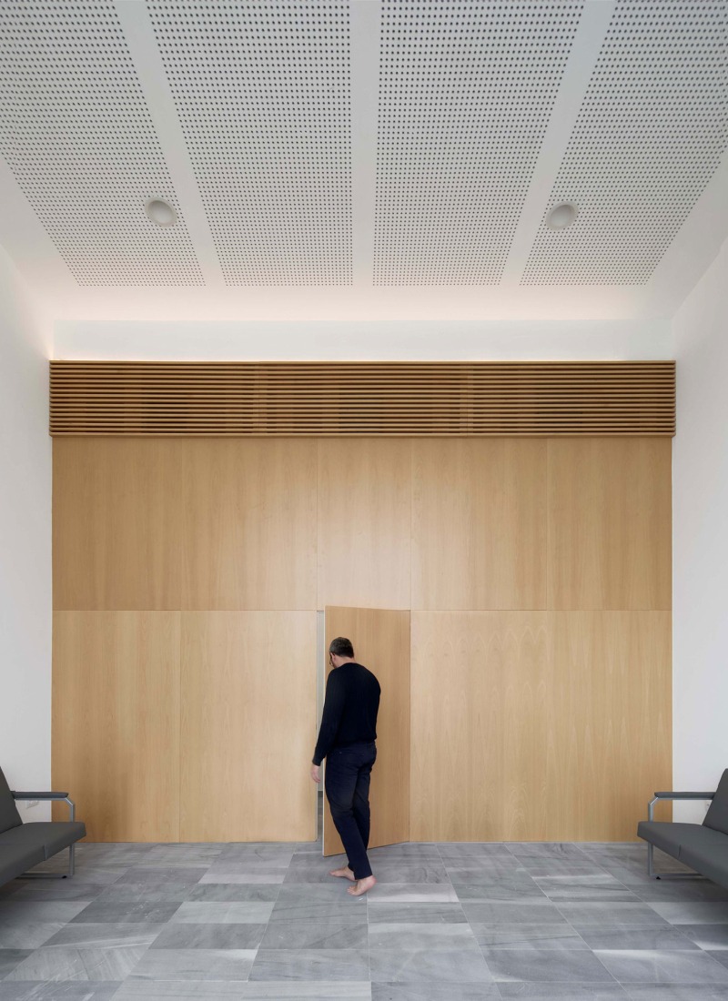 Tanatorio El Higueral por Palera arquitectos. Fotografía por Adam García.