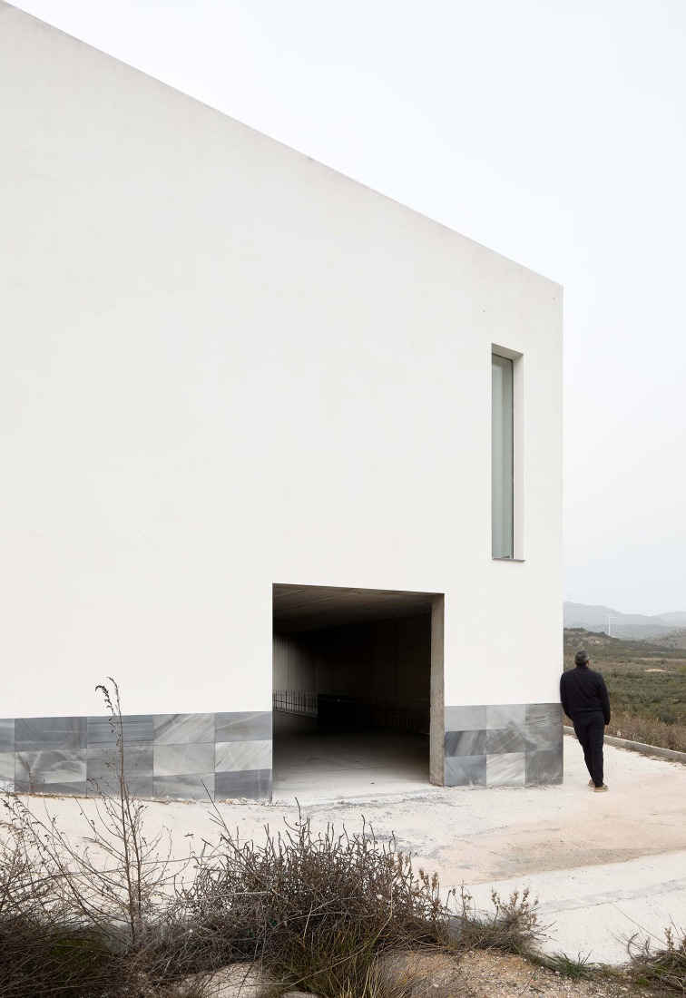 Tanatorio El Higueral por Palera arquitectos. Fotografía por Adam García.