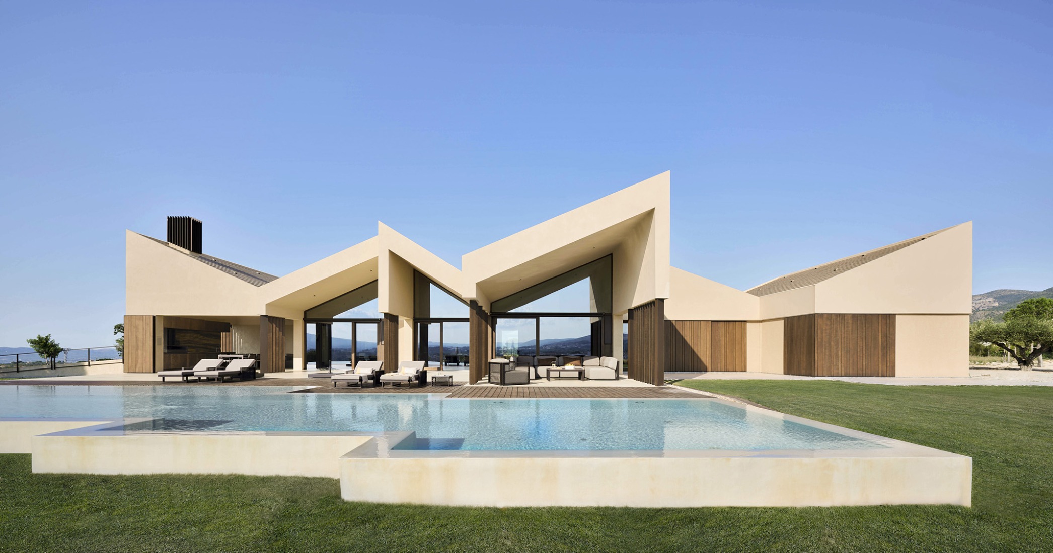 "Clos de la Vila" by Ramón Esteve. Photograph by Eugeni Pons.