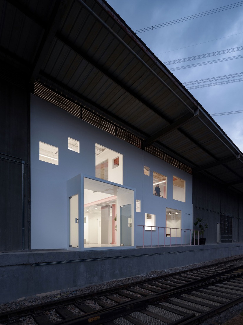 "Apelron Contemporary" by Aether Architects + Archigress. Photograph by Zhang Chao.