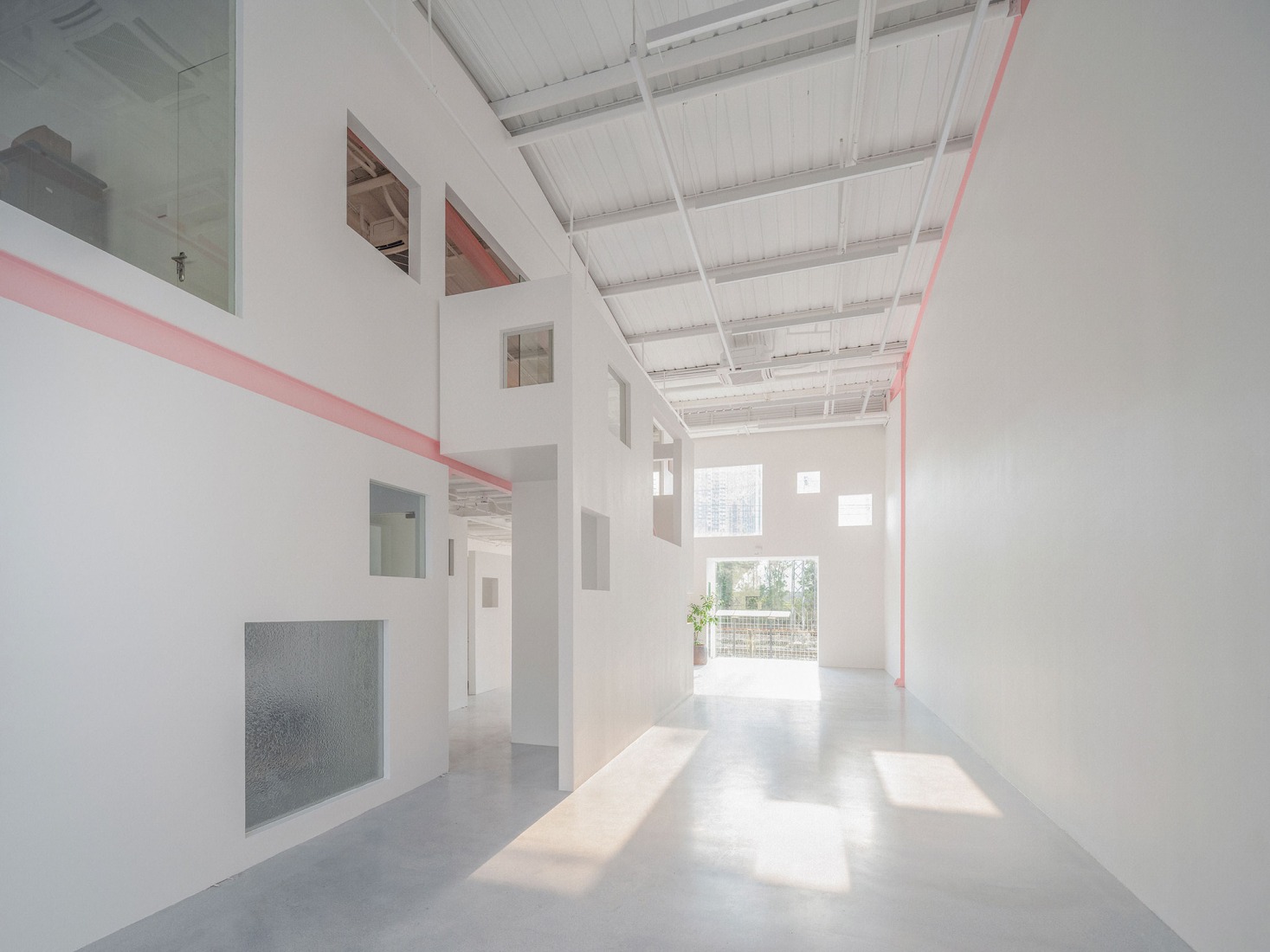 "Apelron Contemporary" by Aether Architects + Archigress. Photograph by Zhang Chao.