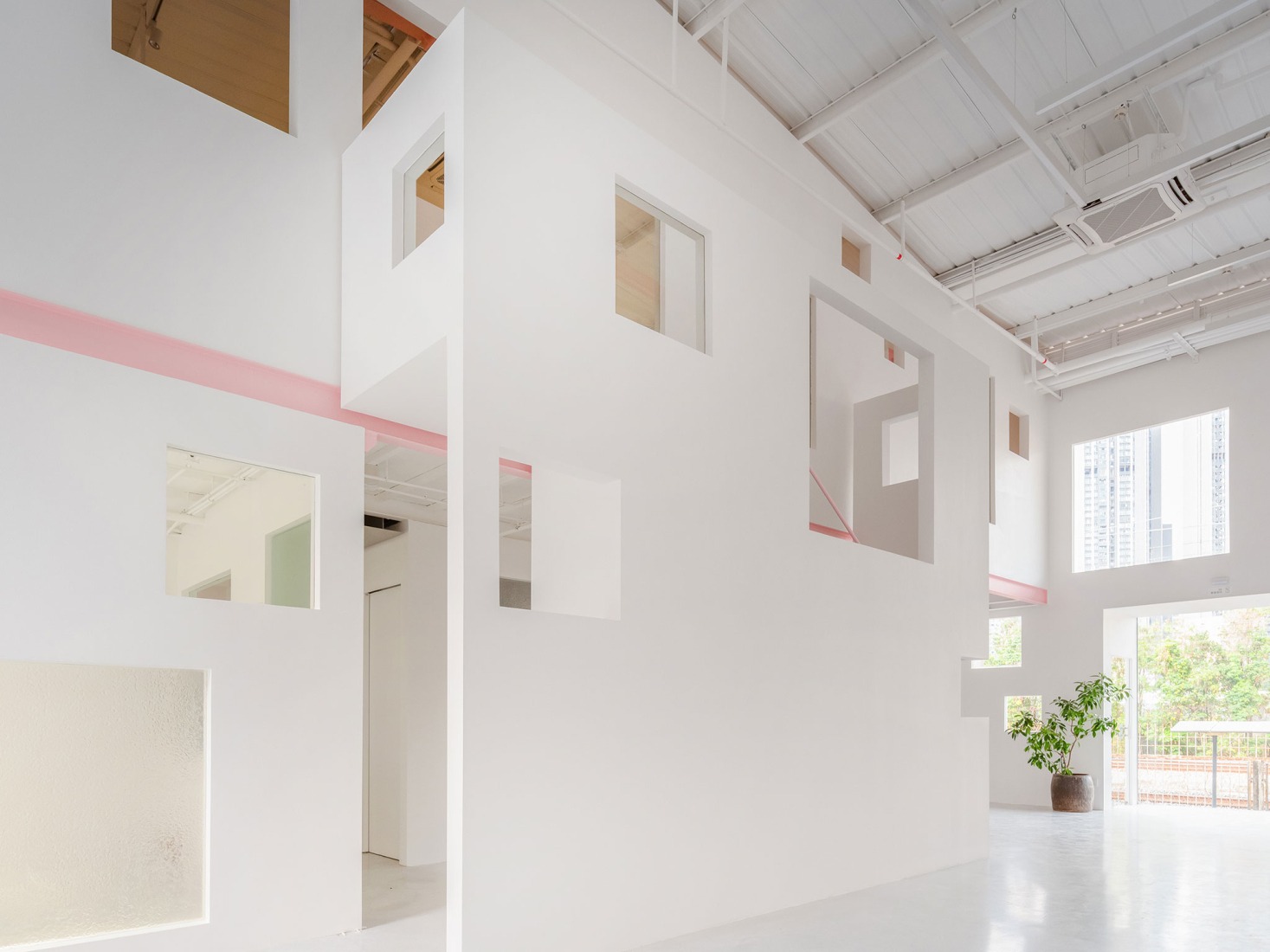 "Apelron Contemporary" by Aether Architects + Archigress. Photograph by Zhang Chao.