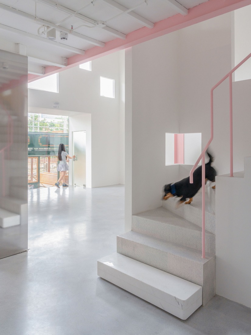 "Apelron Contemporary" by Aether Architects + Archigress. Photograph by Zhang Chao.