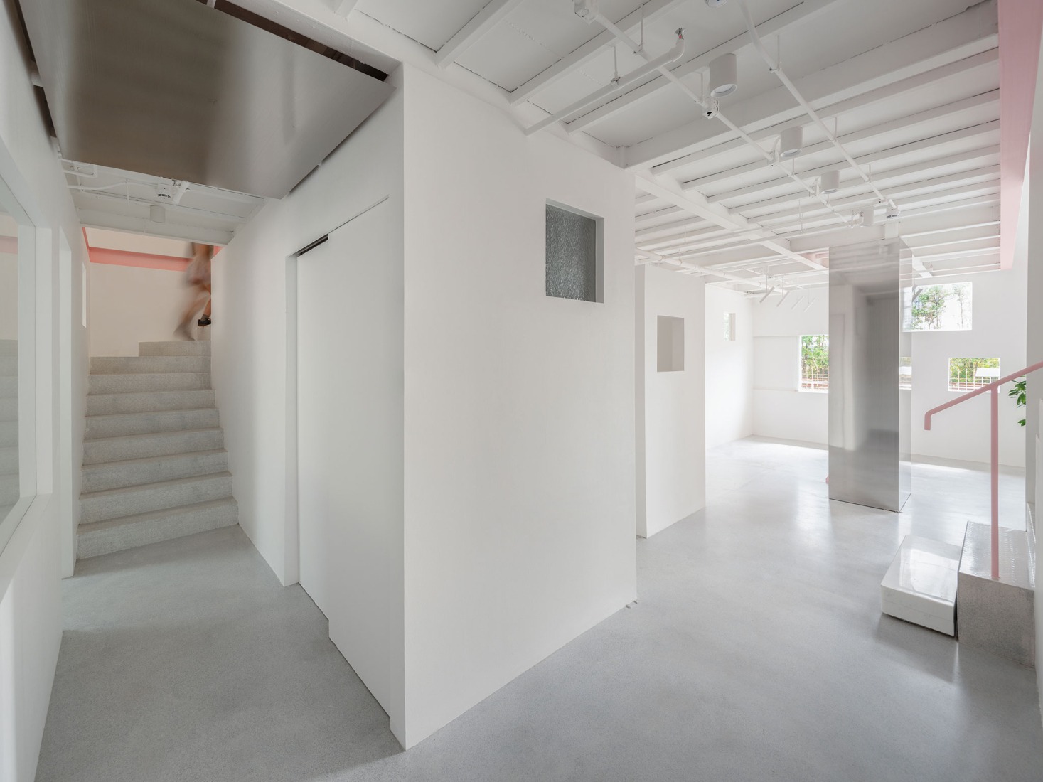 "Apelron Contemporary" by Aether Architects + Archigress. Photograph by Zhang Chao.