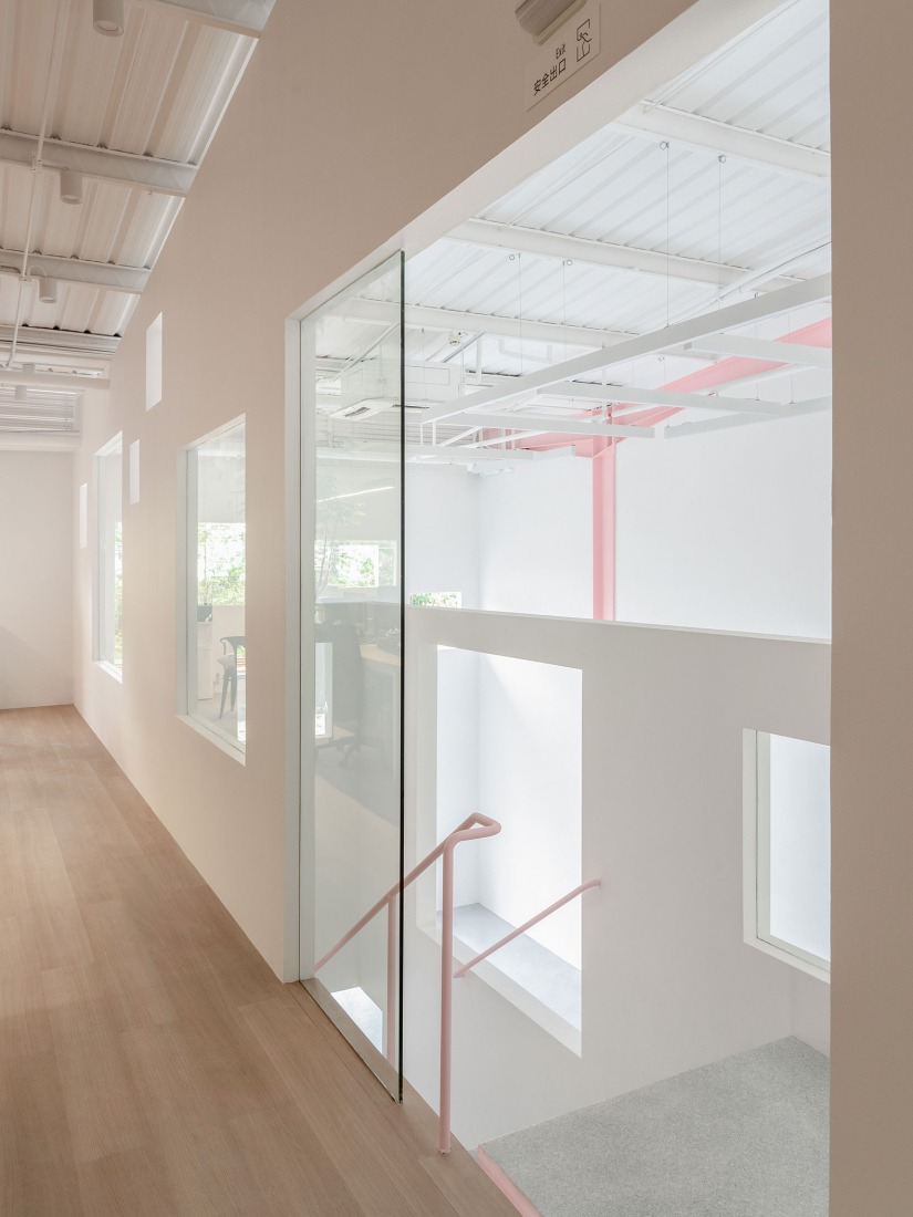 "Apelron Contemporary" by Aether Architects + Archigress. Photograph by Zhang Chao.