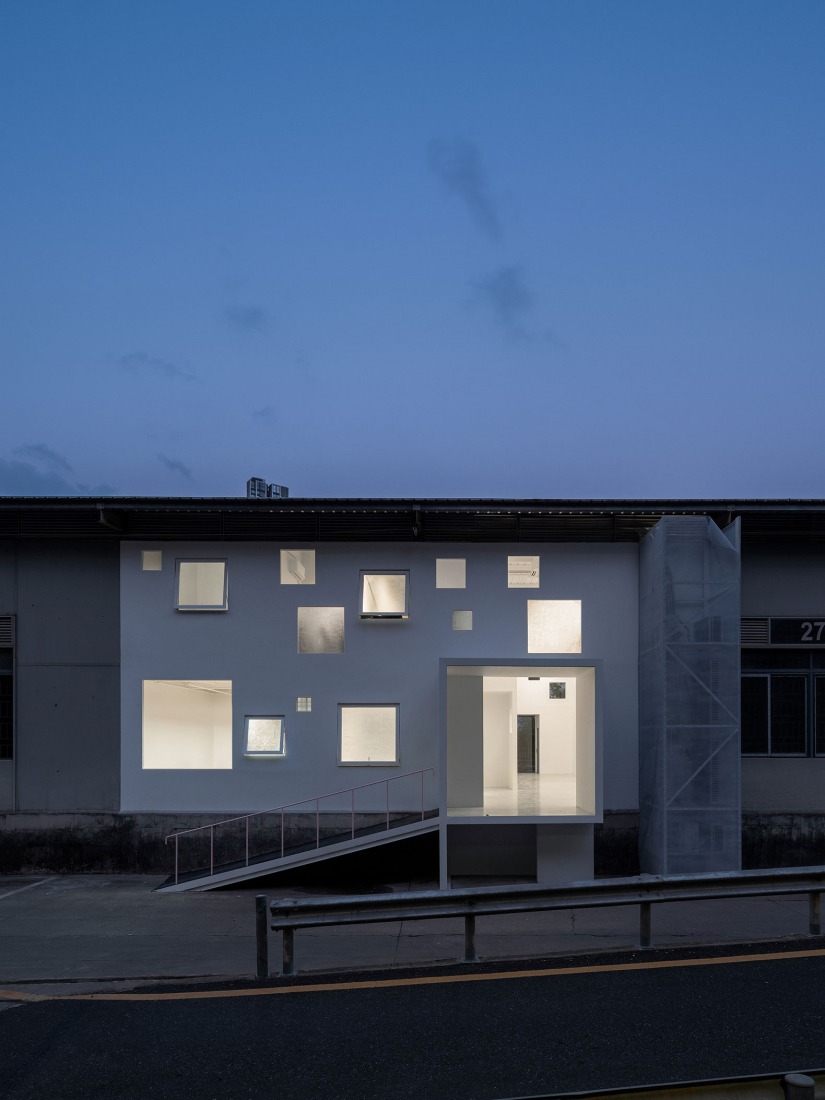 "Apelron Contemporary" by Aether Architects + Archigress. Photograph by Zhang Chao.