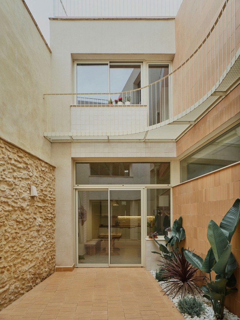 «Casa per a piano i violí» por ENDALT + Josep Eixerés. Fotografía por David Zarzoso.