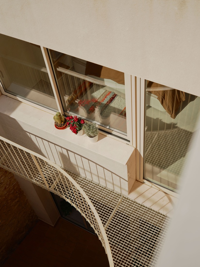 «Casa per a piano i violí» por ENDALT + Josep Eixerés. Fotografía por David Zarzoso.