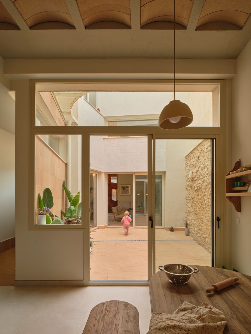 «Casa per a piano i violí» por ENDALT + Josep Eixerés. Fotografía por David Zarzoso.
