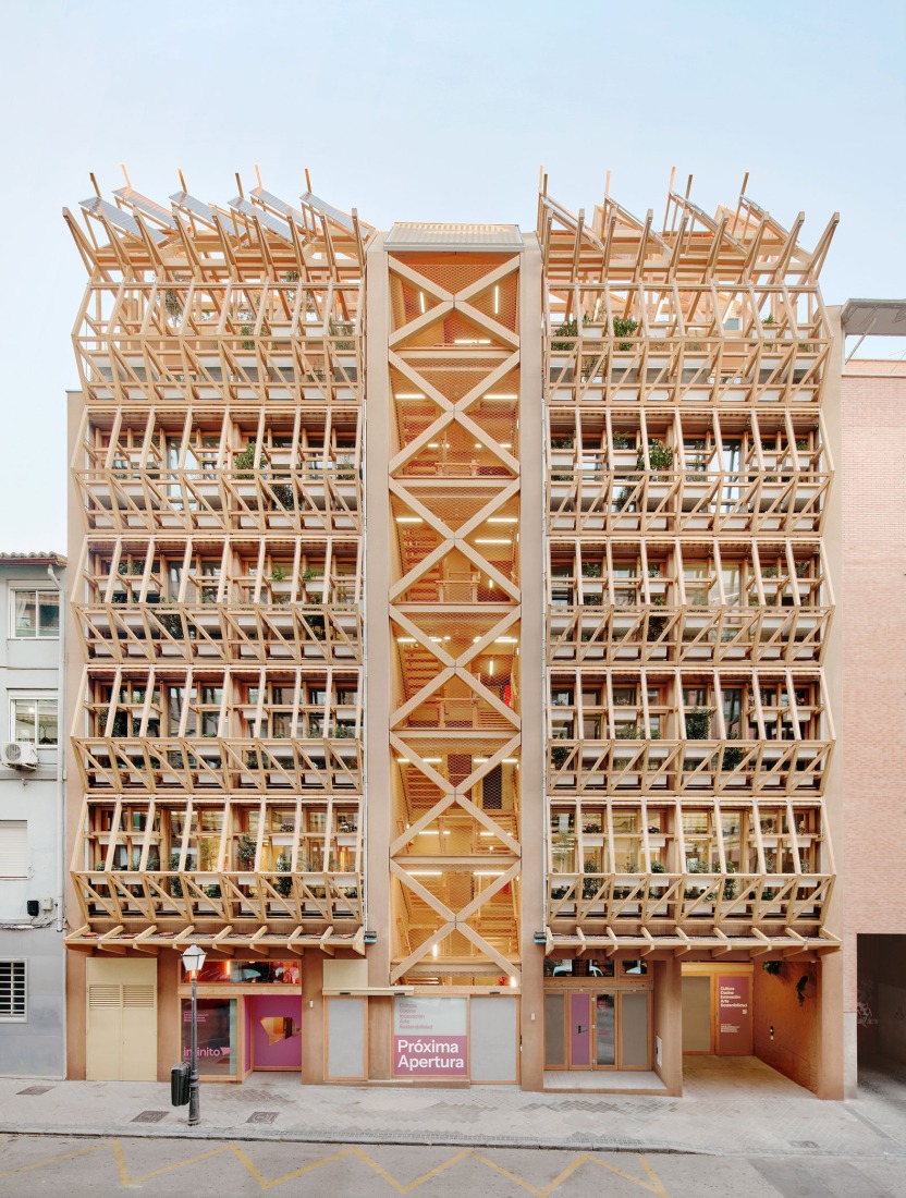 Building for Infinito Delicias by Husos + elii. Photograph by José Hevia.
